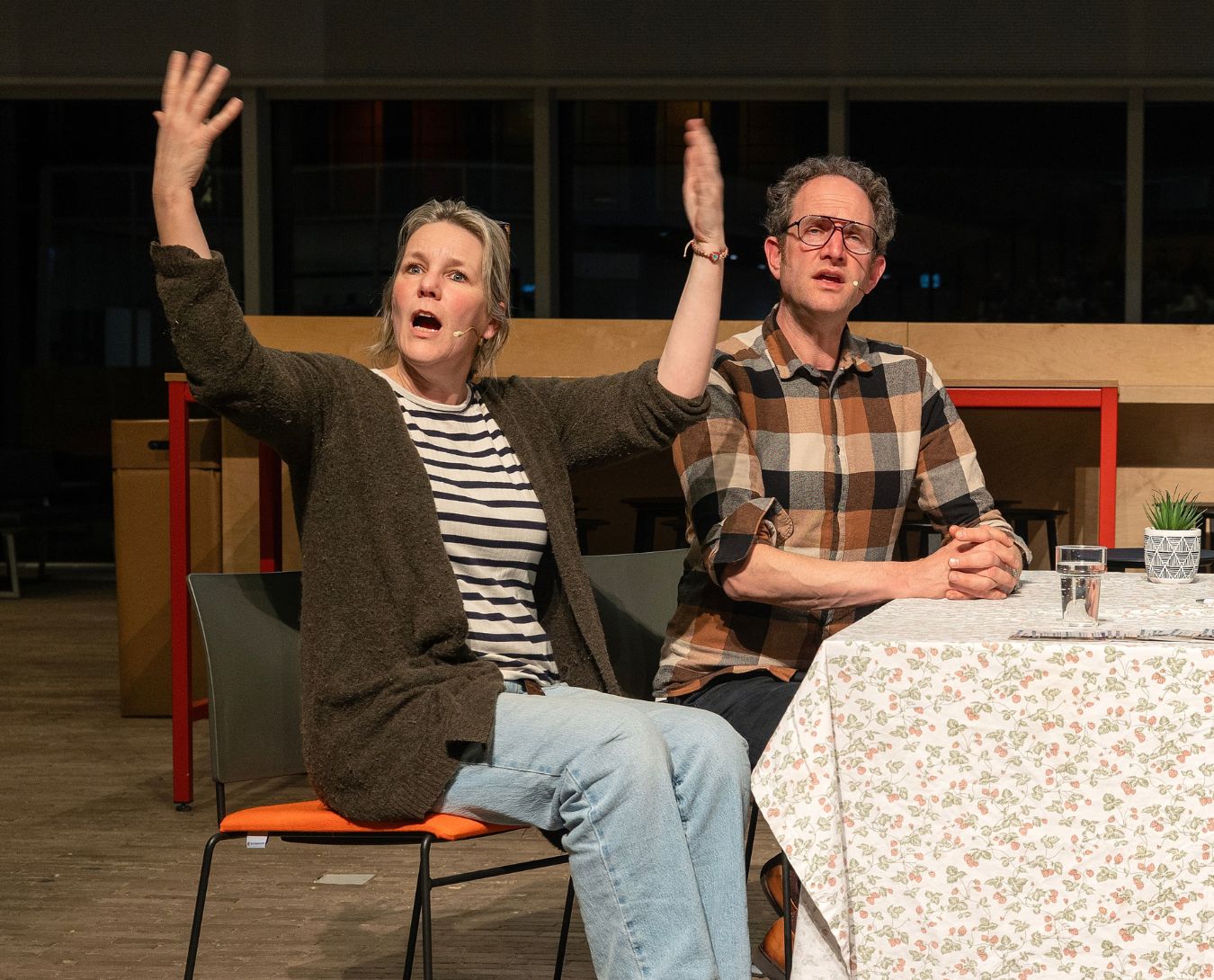 Helder theater ouderavond Puber zijn